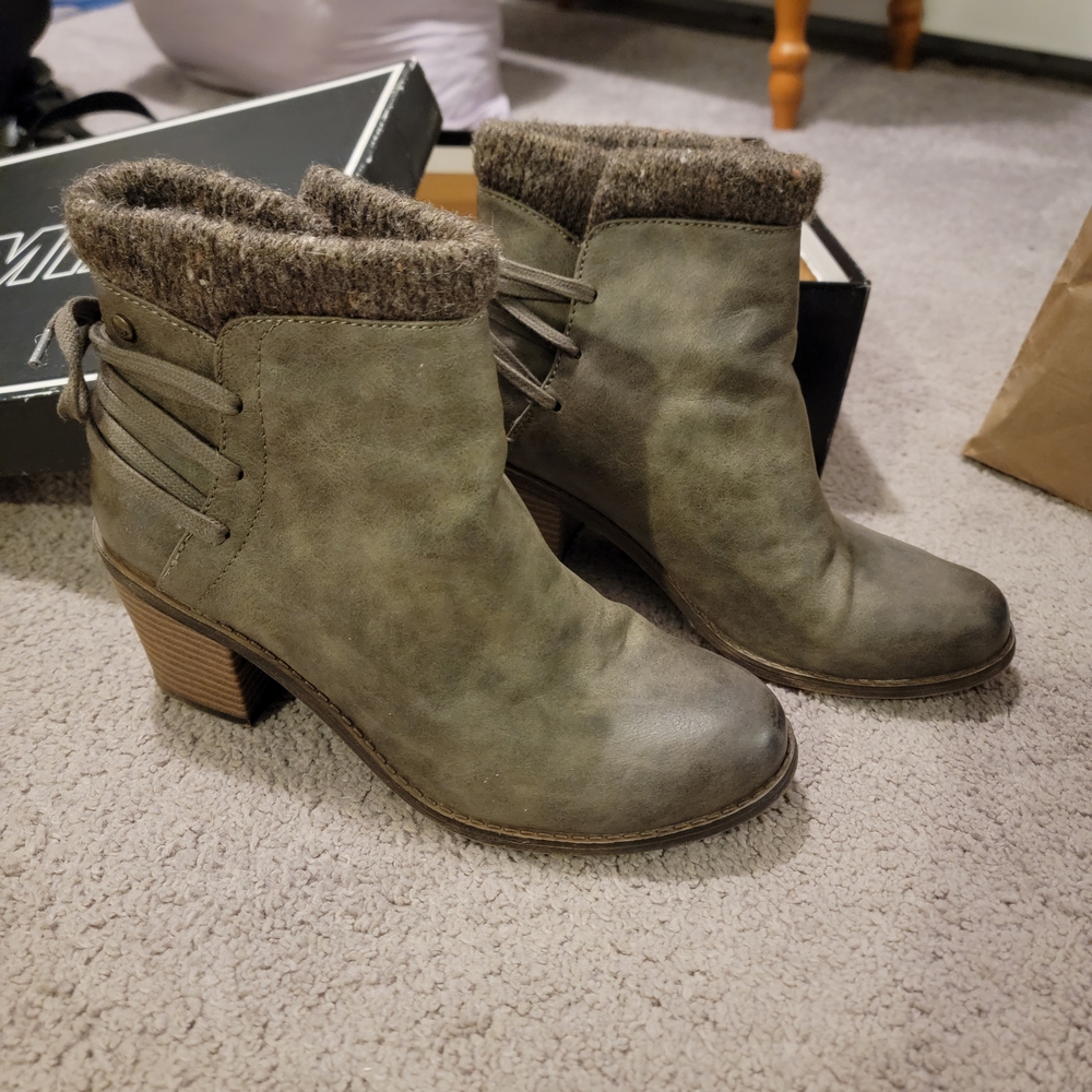 Roxy Women's Taupe Ankle Boots
